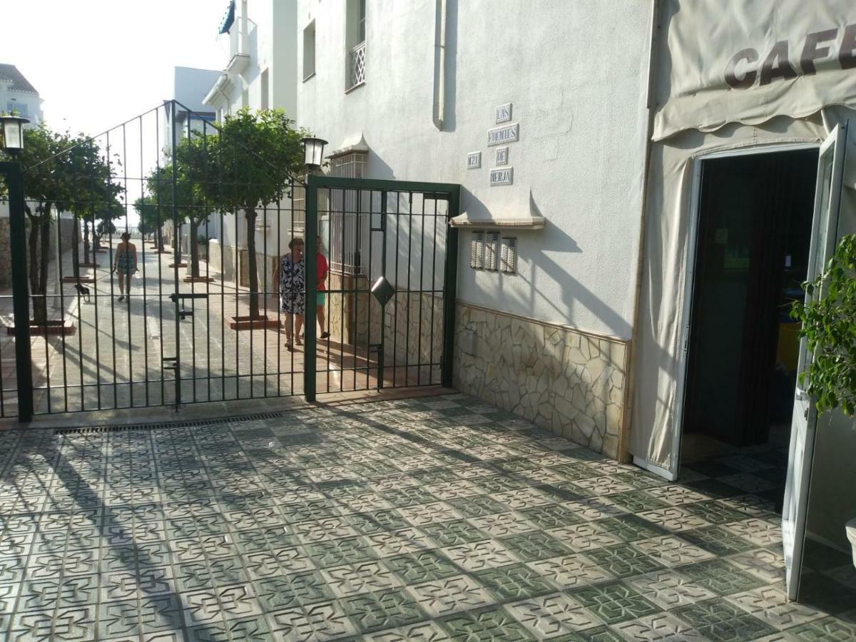 Nerja Solymar Apartment Bagian luar foto